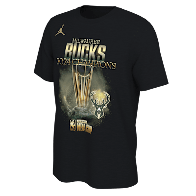 【Nike】Milwaukee Bucks/Men's Nike NBA T-Shirt/バックス Milwaukee Bucks Essential Men's Nike NBA T-Shirt. Nike.com